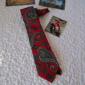 Cambridge Clothier Men's Silk Necktie . New